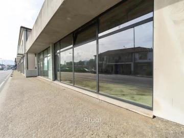 Loja para Arrendamento em Caldas de Vizela (São Miguel e São João)