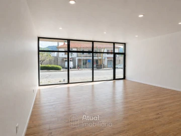 Loja para Arrendamento em Caldas de Vizela (São Miguel e São João)