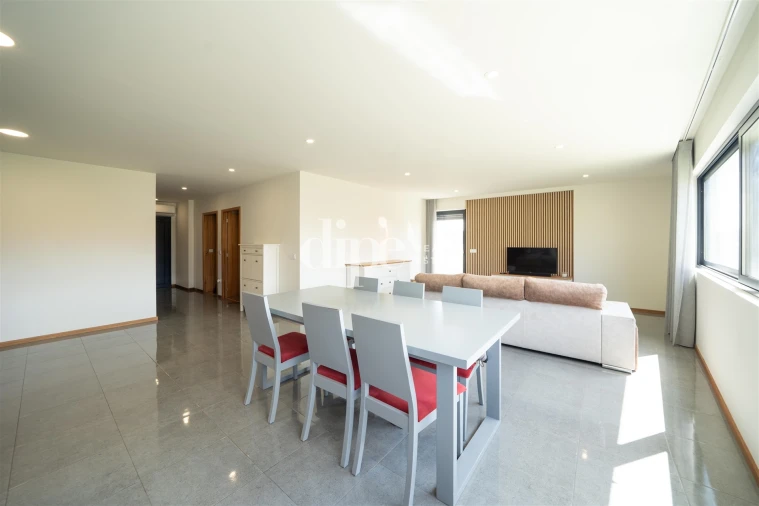 Apartamento T2 para Venda em Guardizela Foto 7