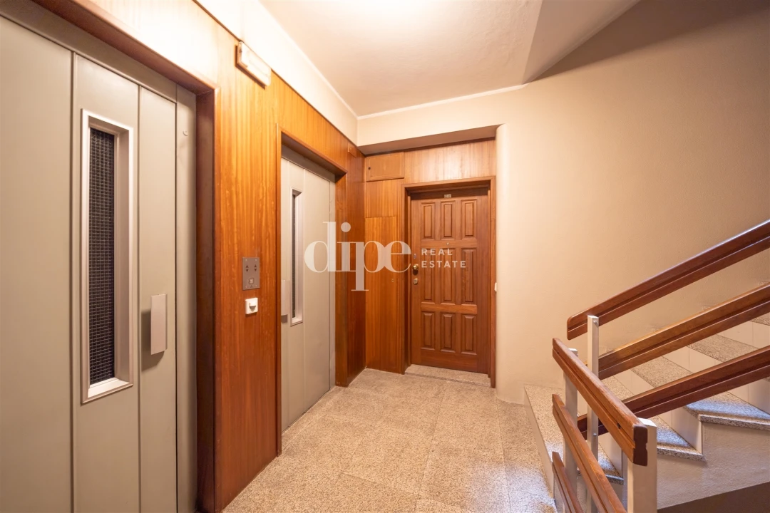 Apartamento T3 para Arrendamento em Oliveira, São Paio e São Sebastião Foto 26