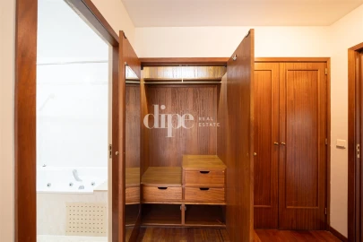 Apartamento T3 para Arrendamento em Oliveira, São Paio e São Sebastião