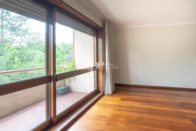 Apartamento T3 para Arrendamento em Oliveira, São Paio e São Sebastião