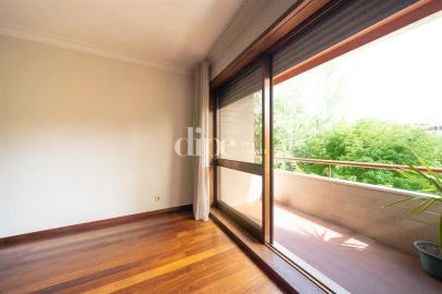 Apartamento T3 para Arrendamento em Oliveira, São Paio e São Sebastião