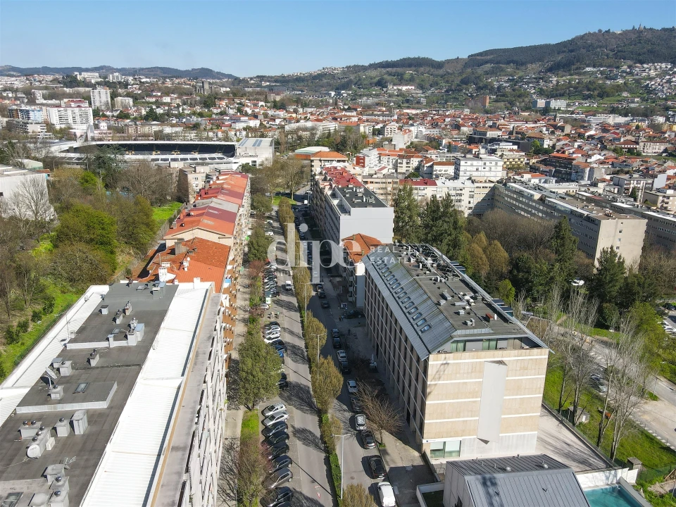 Apartamento T3 para Arrendamento em Oliveira, São Paio e São Sebastião Foto 30