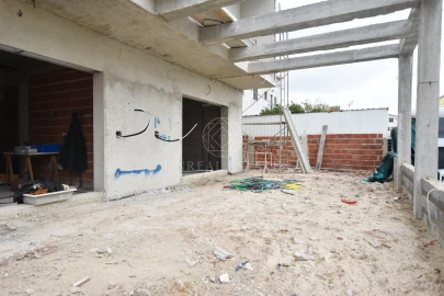 Moradia T4 para Venda em Fernao Ferro