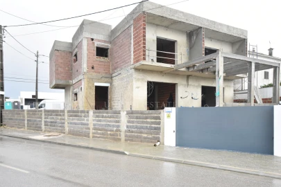 Moradia T4 para Venda em Fernao Ferro