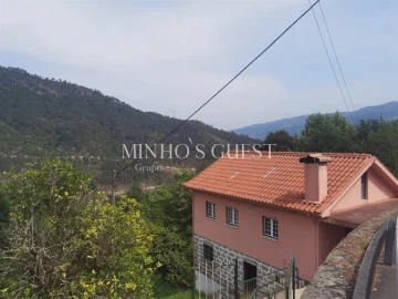 Moradia T3 para Venda em Rio Caldo