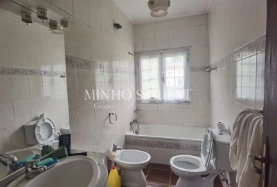 Moradia T3 para Venda em Rio Caldo