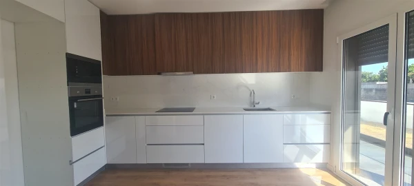 Apartamento T3 para Venda em Parceiros e Azoia