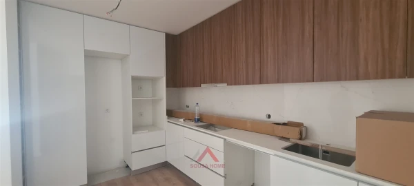 Apartamento T3 para Venda em Parceiros e Azoia
