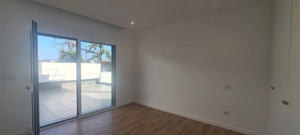 Apartamento T3 para Venda em Parceiros e Azoia