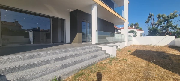 Apartamento T3 para Venda em Parceiros e Azoia