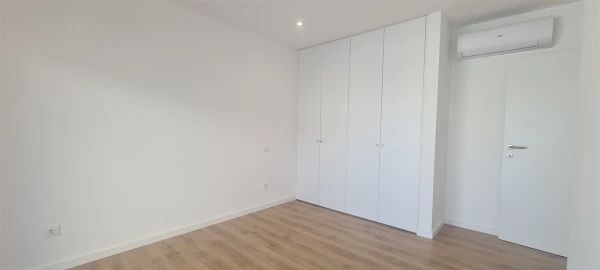 Apartamento T3 para Venda em Parceiros e Azoia