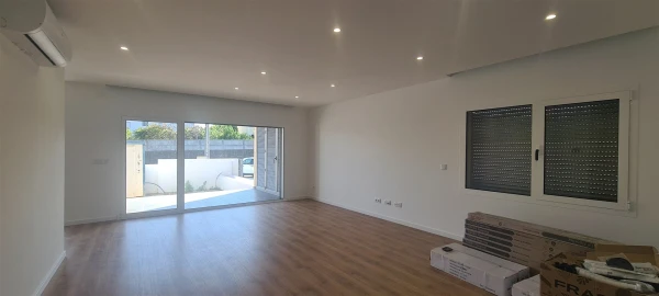 Apartamento T3 para Venda em Parceiros e Azoia