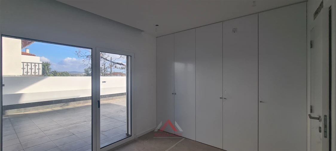 Apartamento T3 para Venda em Parceiros e Azoia Foto 11