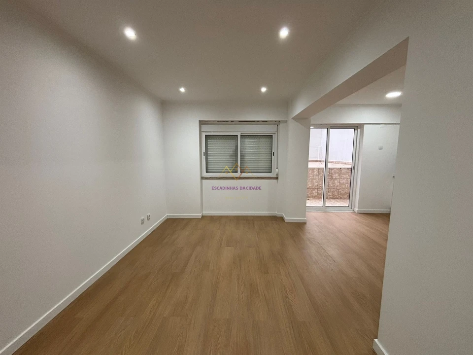 Apartamento T2 para Venda em Venteira Foto 6