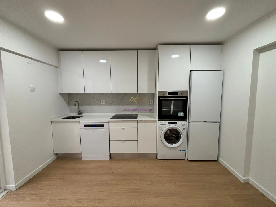 Apartamento T2 para Venda em Venteira Foto 4