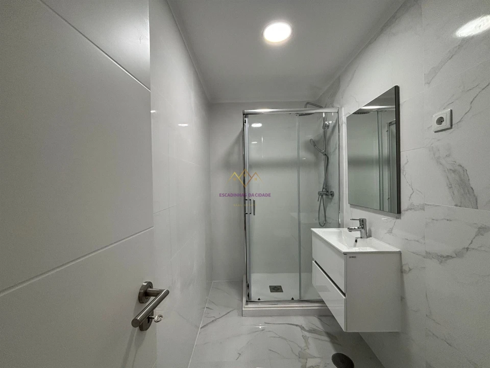 Apartamento T2 para Venda em Venteira Foto 18