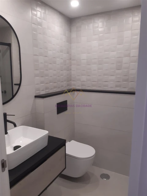 Apartamento T2 para Venda em Venteira