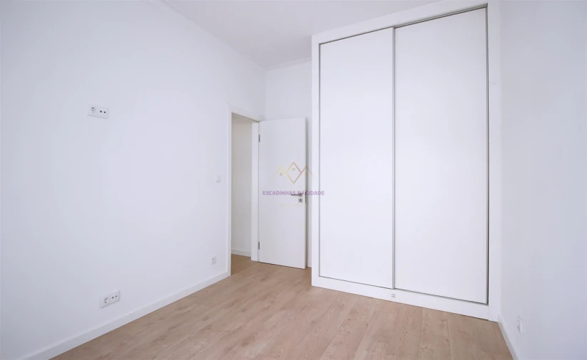 Apartamento T2 para Venda em Venteira Foto 3