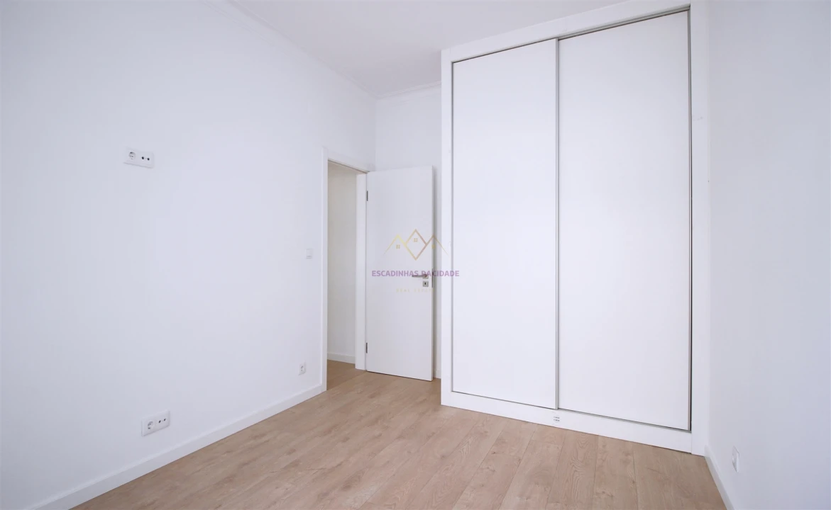 Apartamento T2 para Venda em Venteira Foto 3