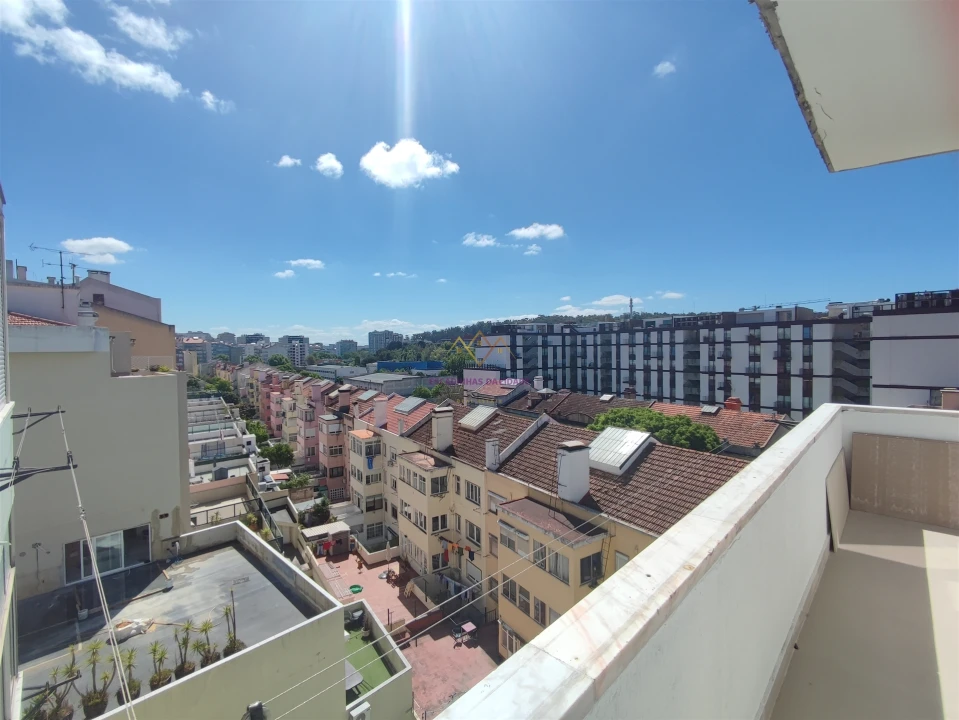 Apartamento T3 para Venda em Benfica Foto 24