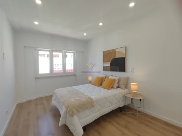 Apartamento T3 para Venda em Benfica