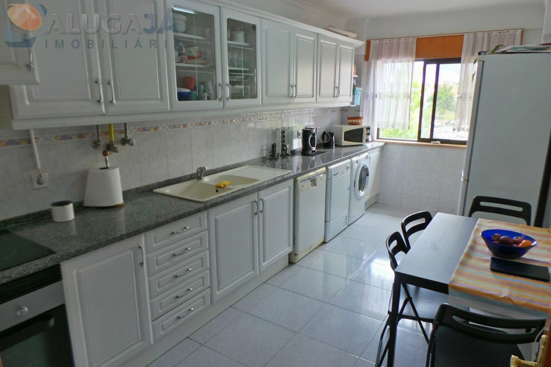 Apartamento T2 para Arrendamento em Cacém e São Marcos Foto 7