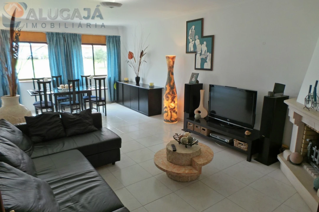 Apartamento T2 para Arrendamento em Cacém e São Marcos Foto 1