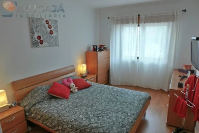 Apartamento T2 para Arrendamento em Cacém e São Marcos