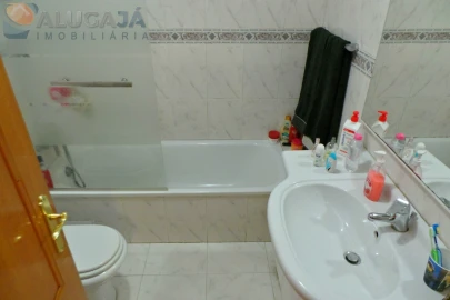 Apartamento T2 para Arrendamento em Cacém e São Marcos