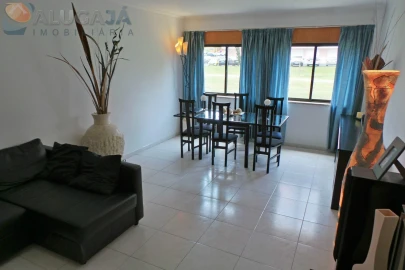 Apartamento T2 para Arrendamento em Cacém e São Marcos