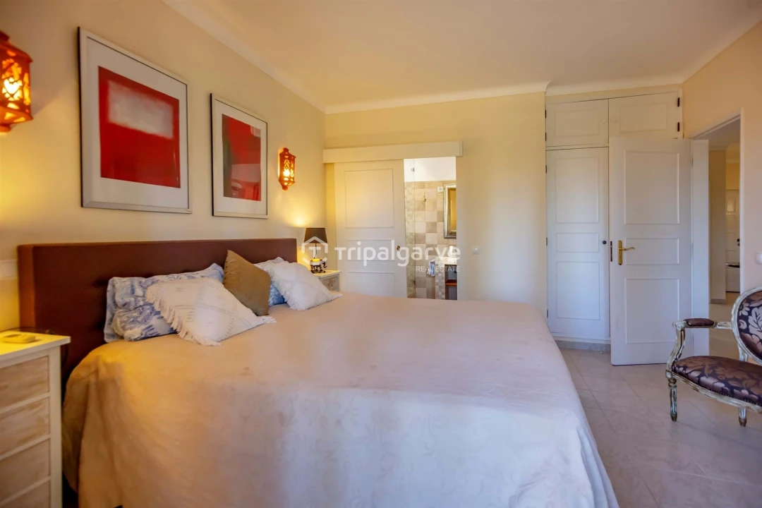 Moradia T4 para Venda em Guia Foto 43