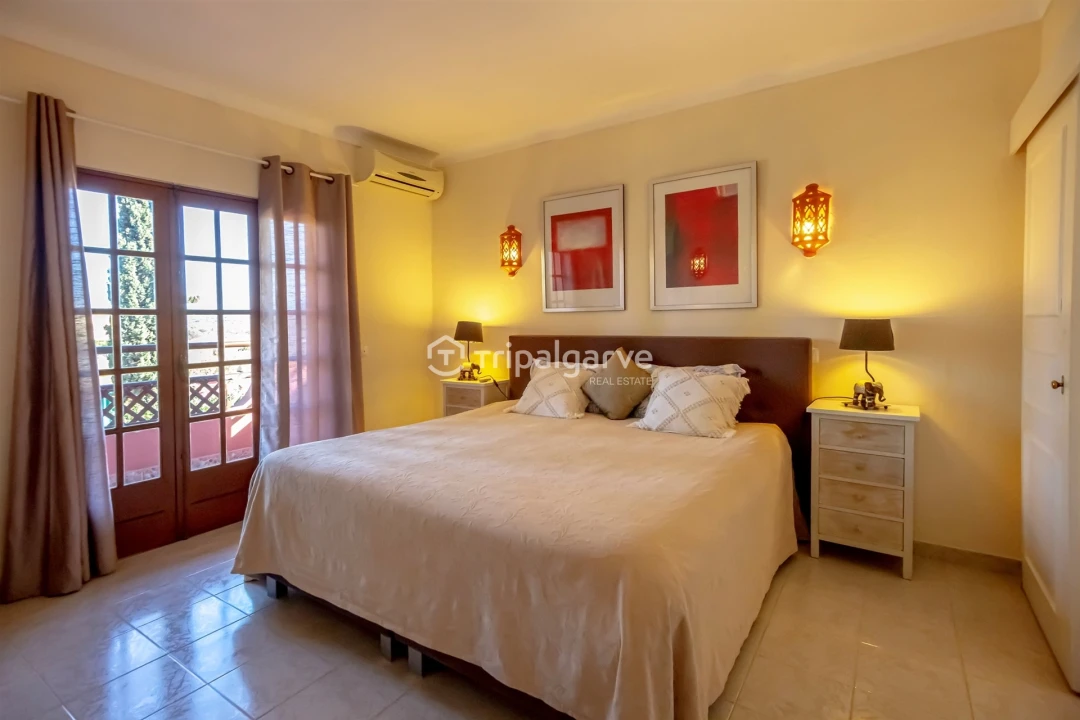 Moradia T4 para Venda em Guia Foto 47