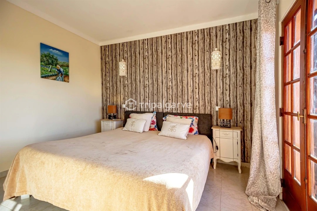 Moradia T4 para Venda em Guia Foto 36