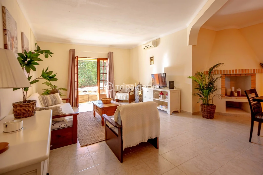 Moradia T4 para Venda em Guia Foto 18