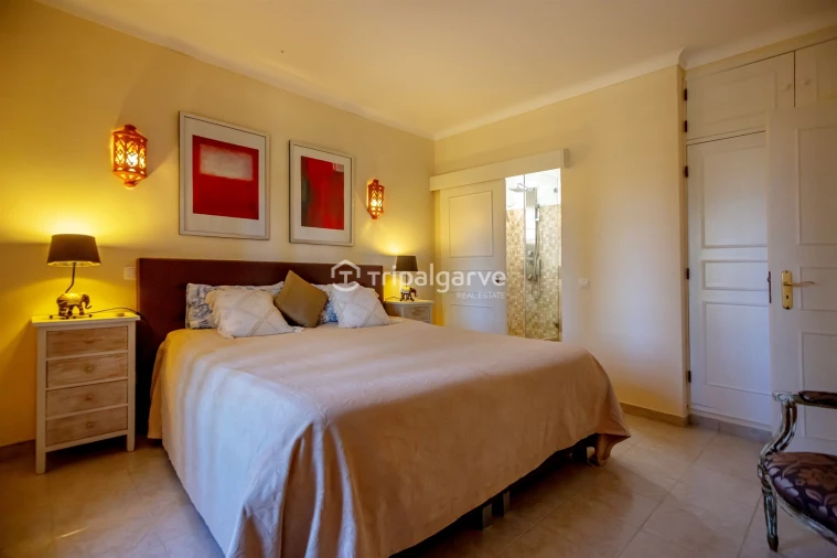 Moradia T4 para Venda em Guia Foto 44