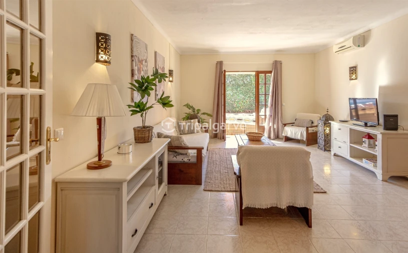 Moradia T4 para Venda em Guia Foto 16