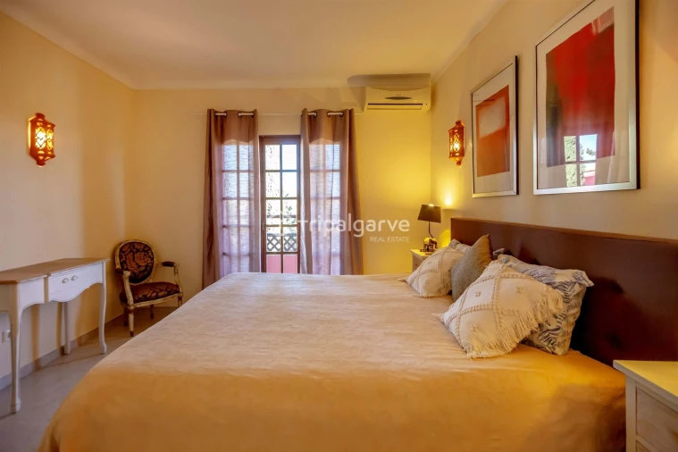 Moradia T4 para Venda em Guia Foto 45