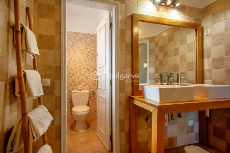 Moradia T4 para Venda em Guia Foto 30