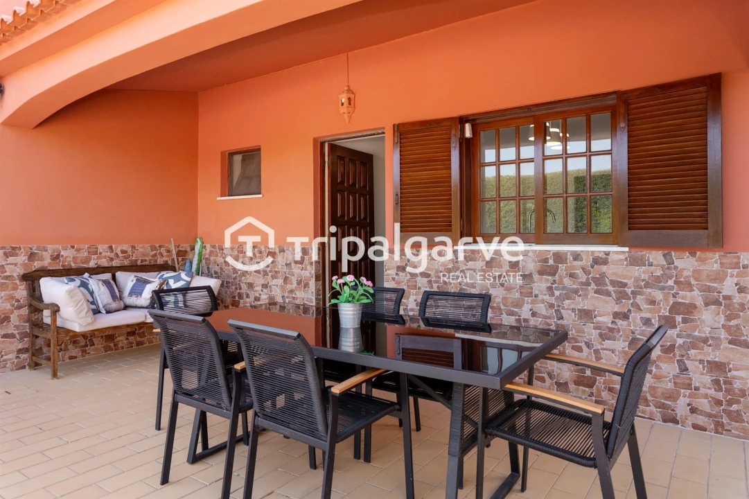 Moradia T4 para Venda em Guia Foto 33