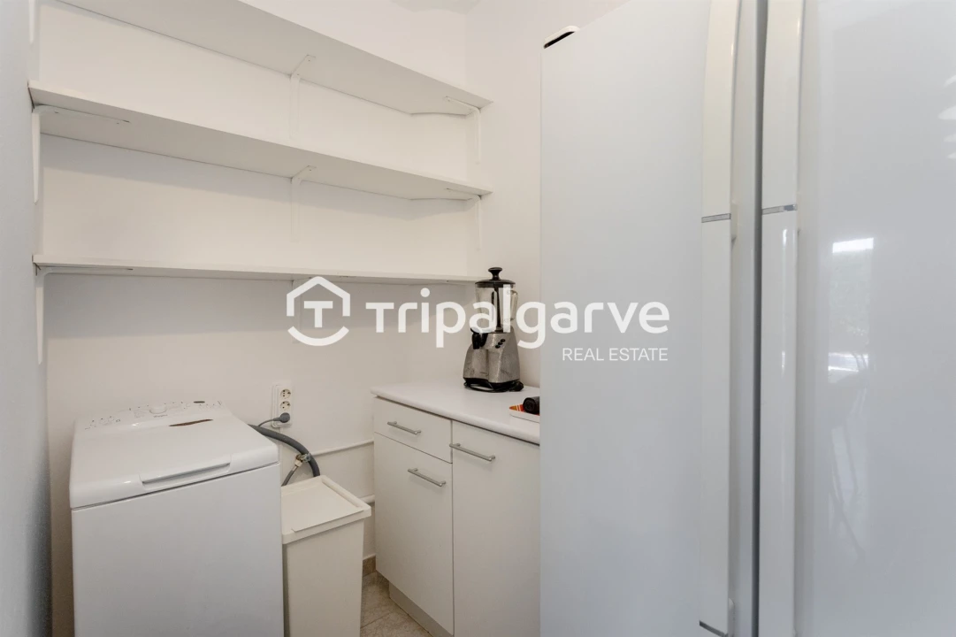 Moradia T4 para Venda em Guia Foto 44