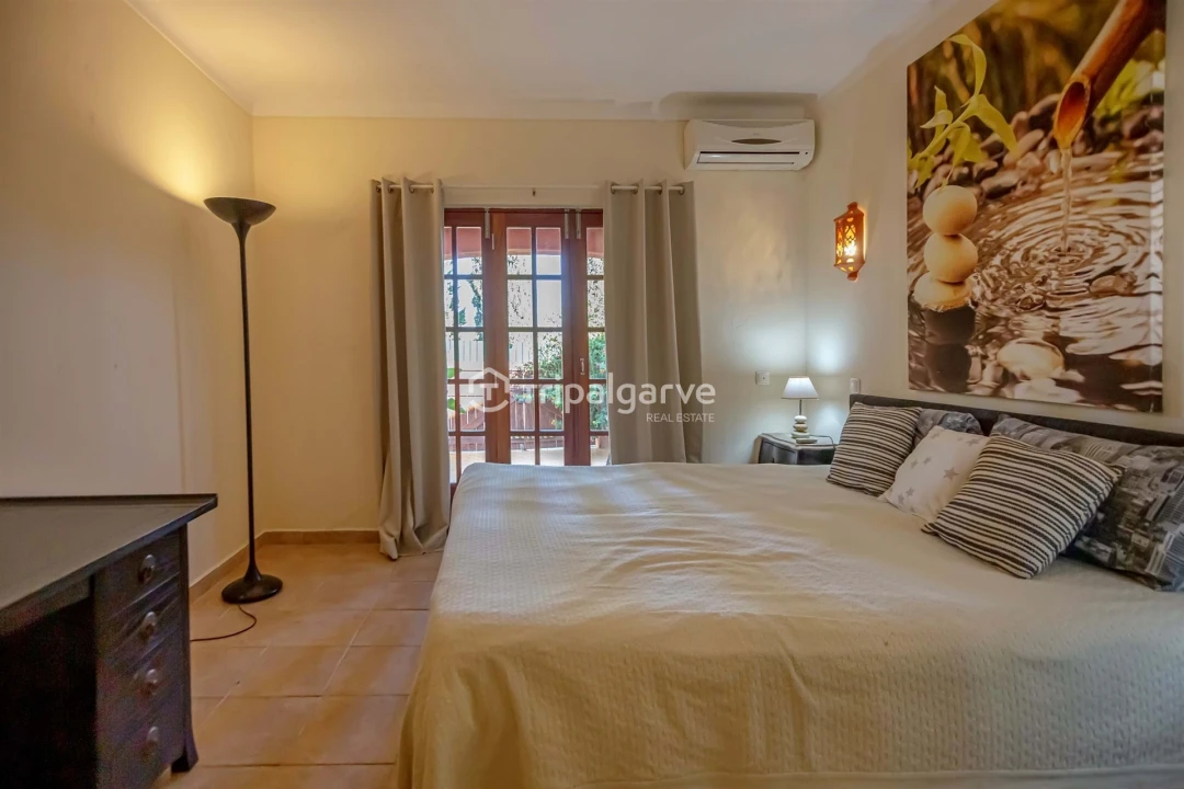 Moradia T4 para Venda em Guia Foto 28