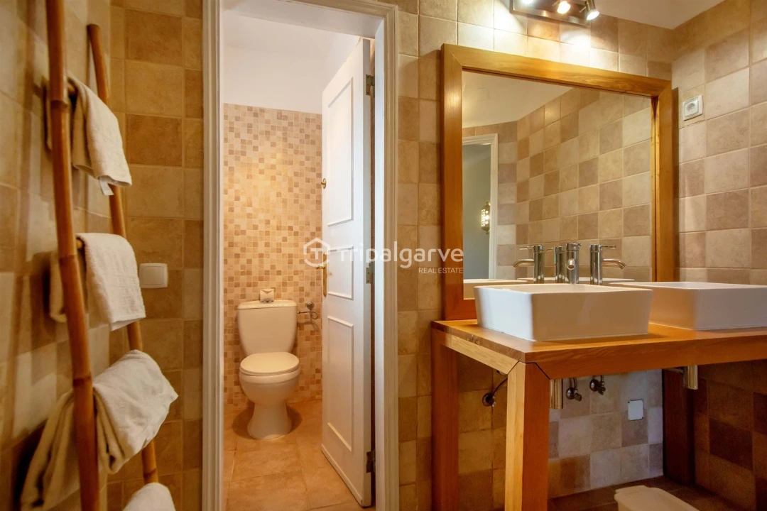 Moradia T4 para Venda em Guia Foto 30