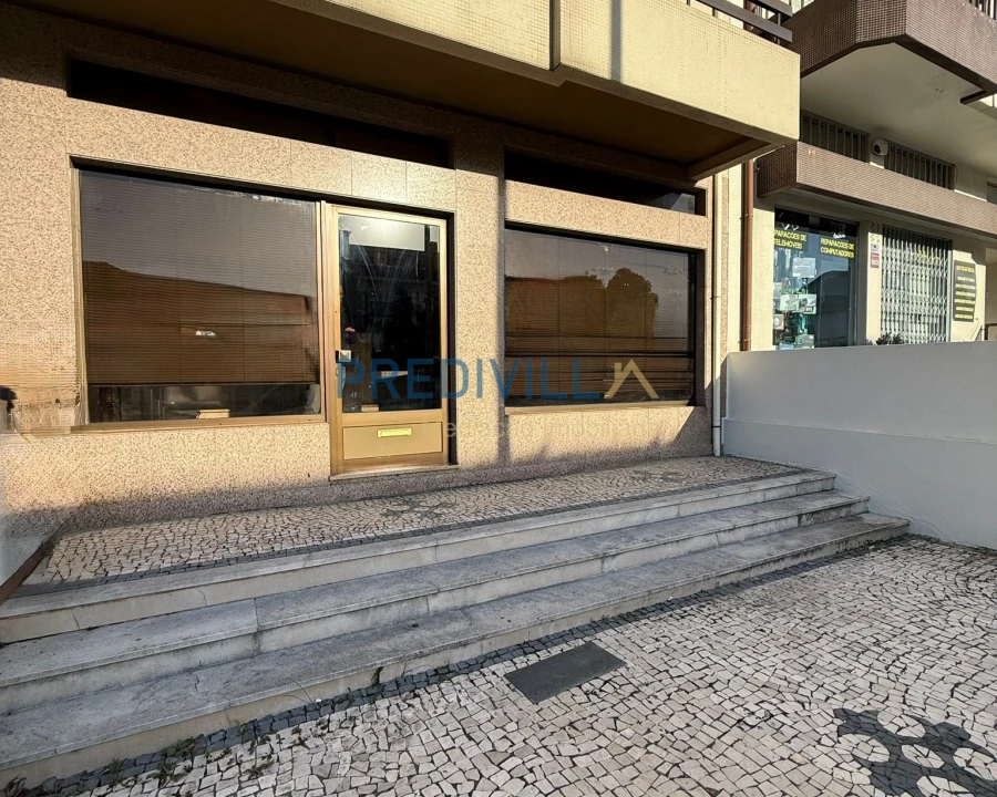 Loja para Venda em Cidade da Maia Foto 1