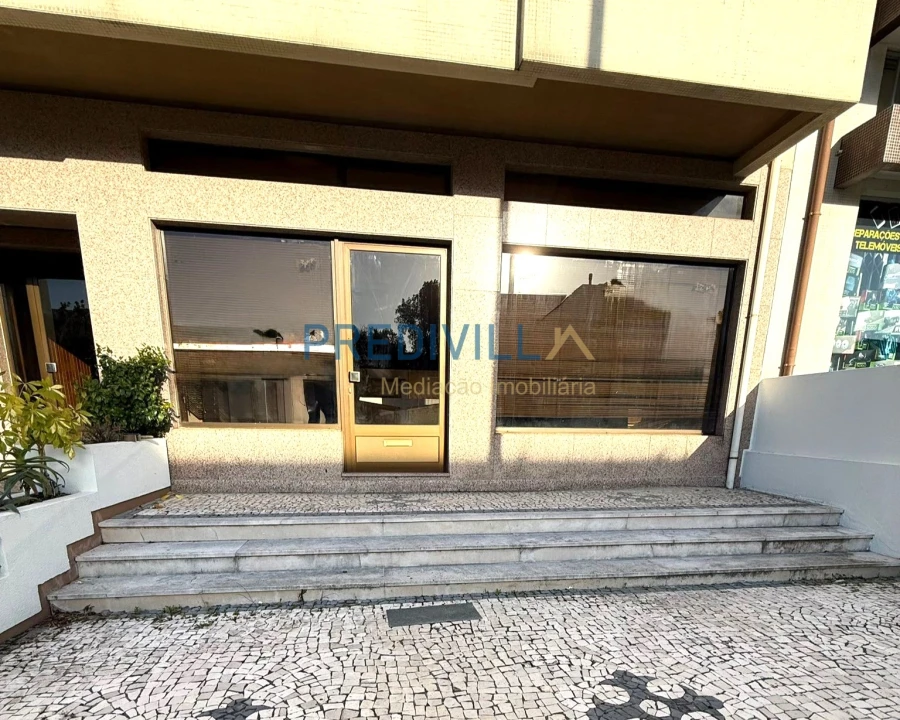 Loja para Venda em Cidade da Maia Foto 13