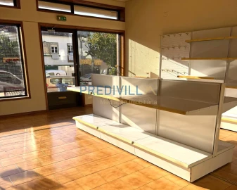 Loja para Venda em Cidade da Maia