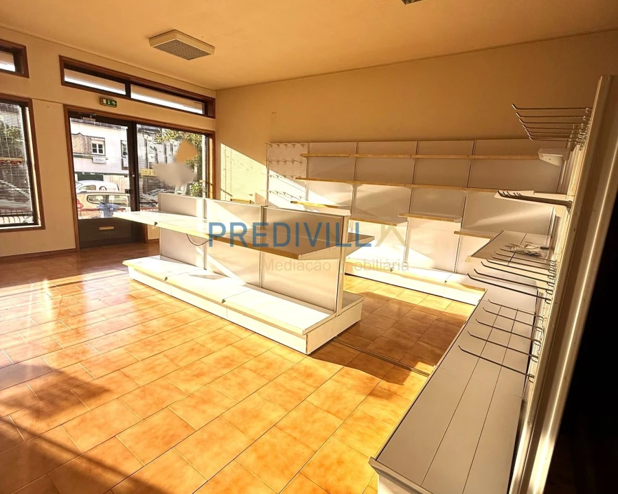 Loja para Venda em Cidade da Maia Foto 3