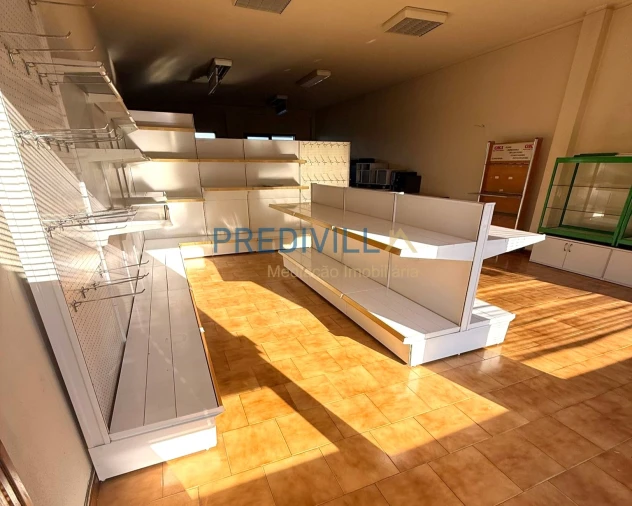 Loja para Venda em Cidade da Maia Foto 4