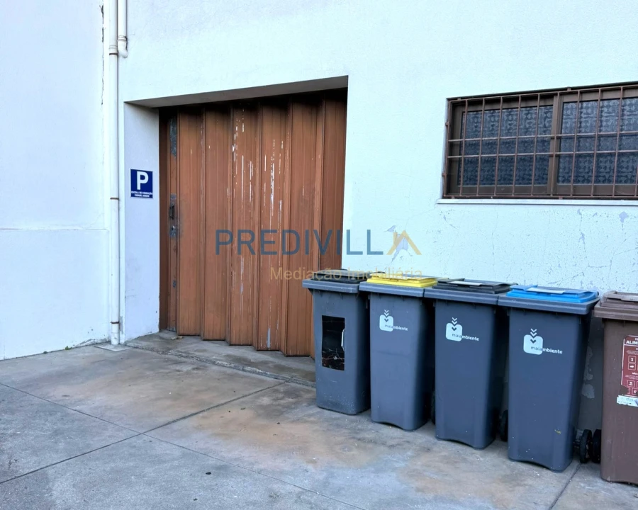Loja para Venda em Cidade da Maia Foto 14